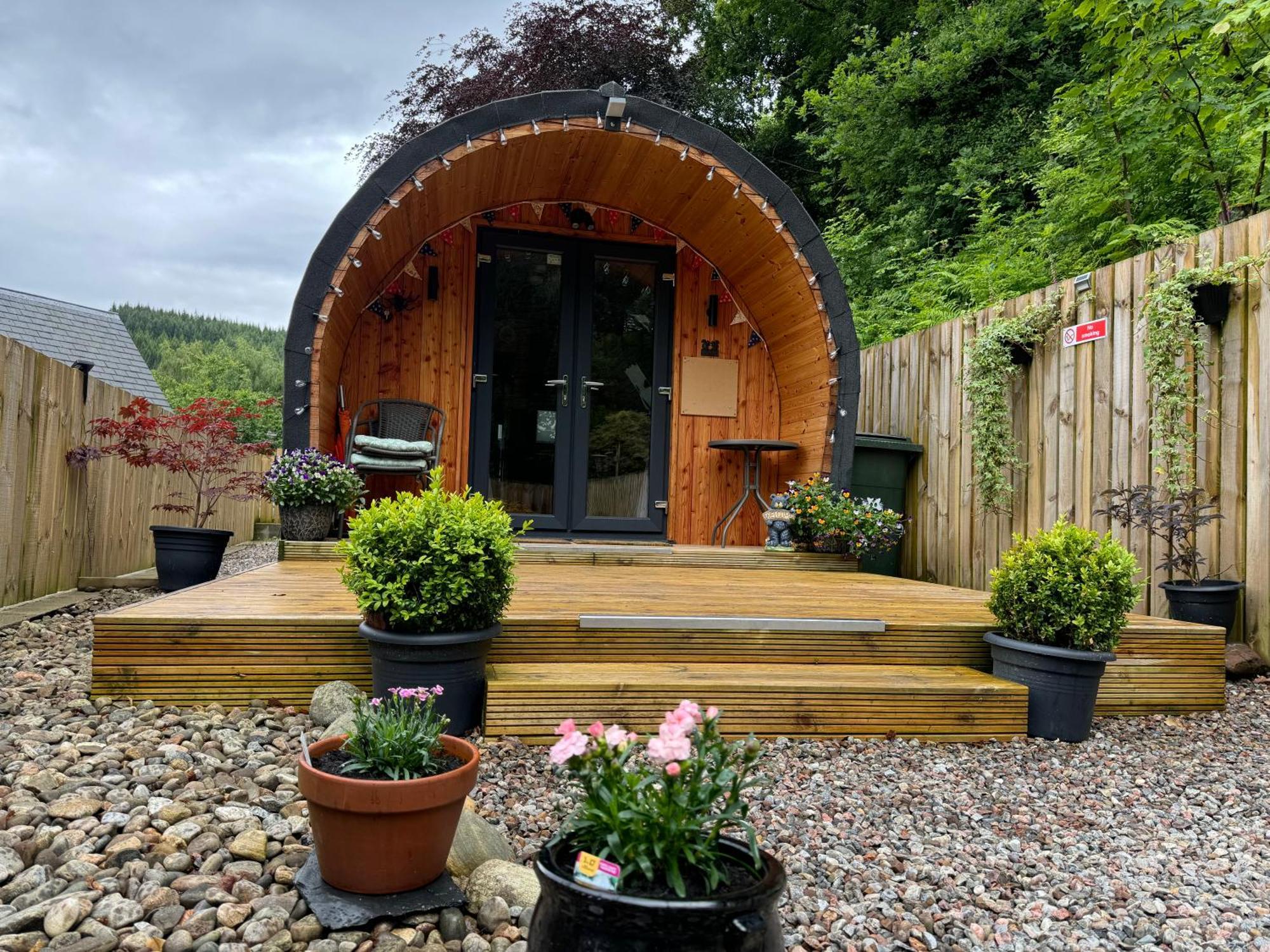 Loch Ness Woodland Pods Hotel Drumnadrochit Exterior photo